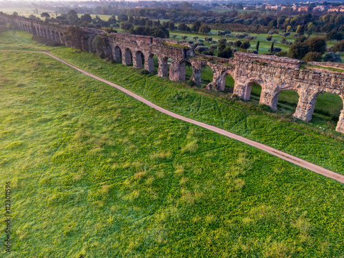Obraz na płótnie Aqueduct Park. An aerial view of ancient Rome.History of the Roman Empire w salonie