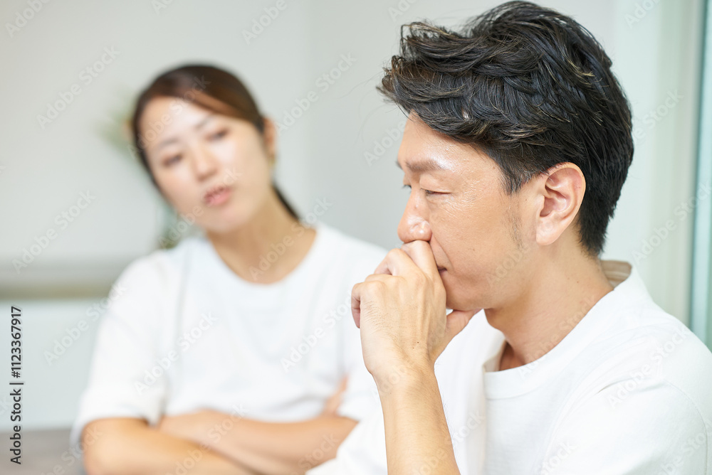 夫を疑う妻と疑惑を向けられる夫 夫を疑う妻と疑惑を向けられる夫