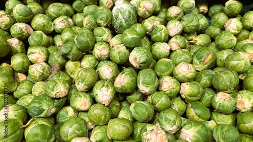 Wallpaper Mural Rosenkohl im Korb / brussel sprouts in a box Torontodigital.ca