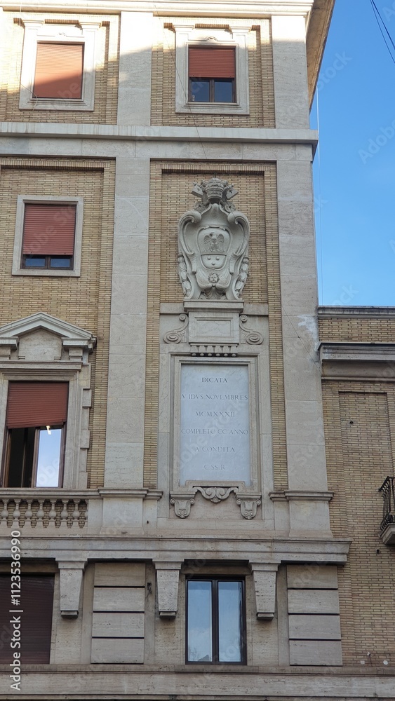Obraz premium Italy, Rome, architecture, statues, work of art, history, marble, painting, fresco, temple, city, capital, museum