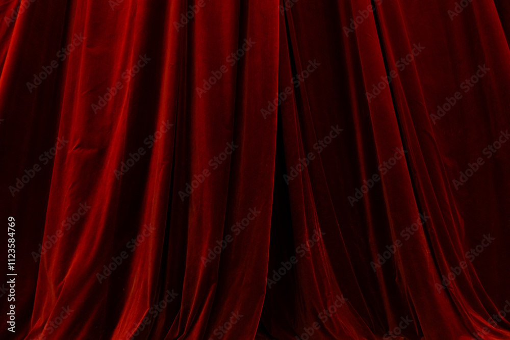 Fototapeta premium Red curtain in theatre background