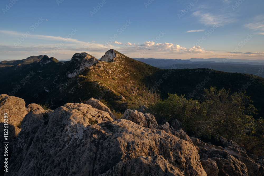 Obraz premium mountain range against the sky