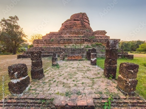 Ruins of Yah Kron Wat temple, Sukhothai, Thailand