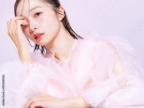 Принти на полотні 女性、ピンク、ファッション、おしゃれ、チュール、カラフル、美容、ポートレート、モデル、コスメ、化粧品、韓国、メイク、ナチュラル、オーガンジー、オルチャンメイク、