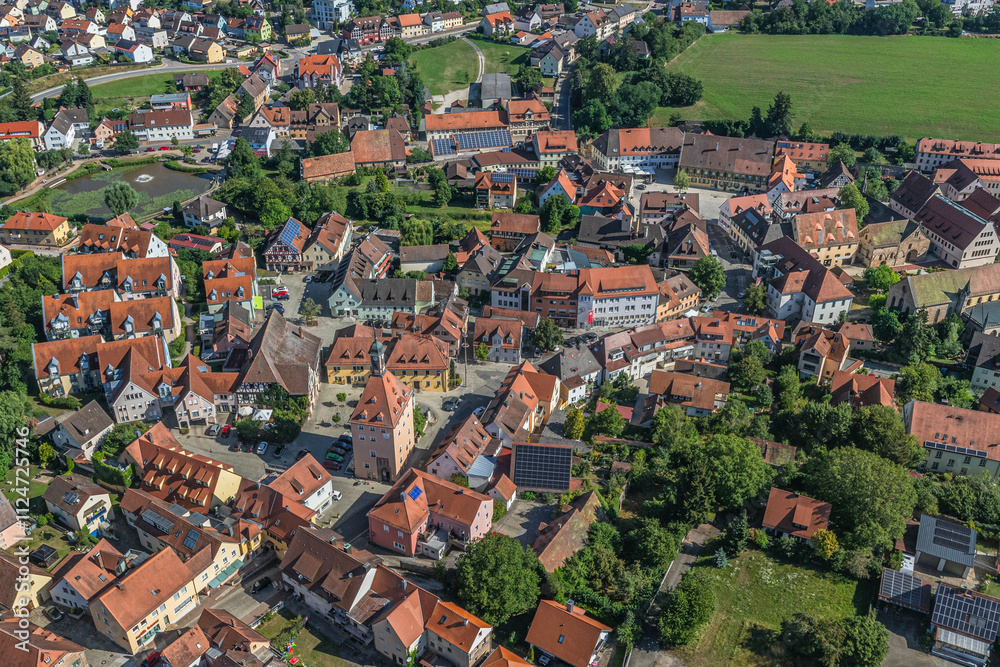 Die mittelfränkische Kleinstadt Heilsbronn in der Metrpolregion Nürnberg von oben Die mittelfränkische Kleinstadt Heilsbronn in der Metrpolregion Nürnberg von oben