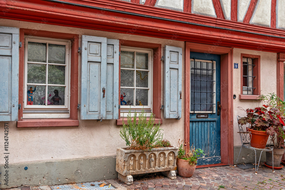 Φωτογραφία Wohnhaus mit Fachwerkaufbau in der historischen Altstadt von Frankfurt-Höchst