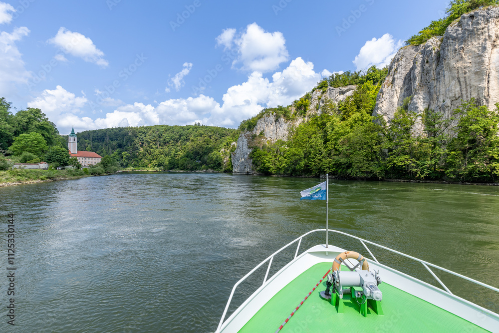 Naklejka premium Bootsfahrt auf der Donau