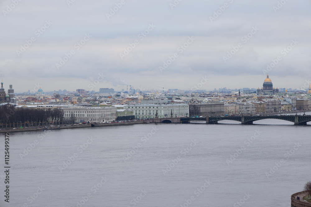 Fototapeta premium Experience the Gorgeous and Panoramic View of the Historic Skyline of St. Petersburg, Russia