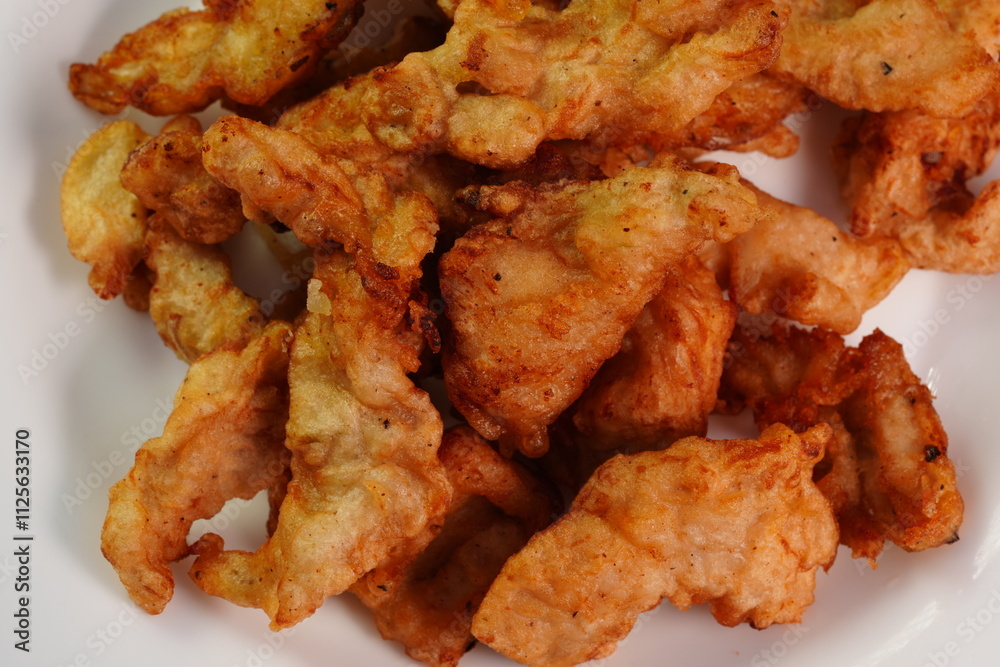 Fried pork pieces, ready to eat Fried pork pieces, ready to eat
