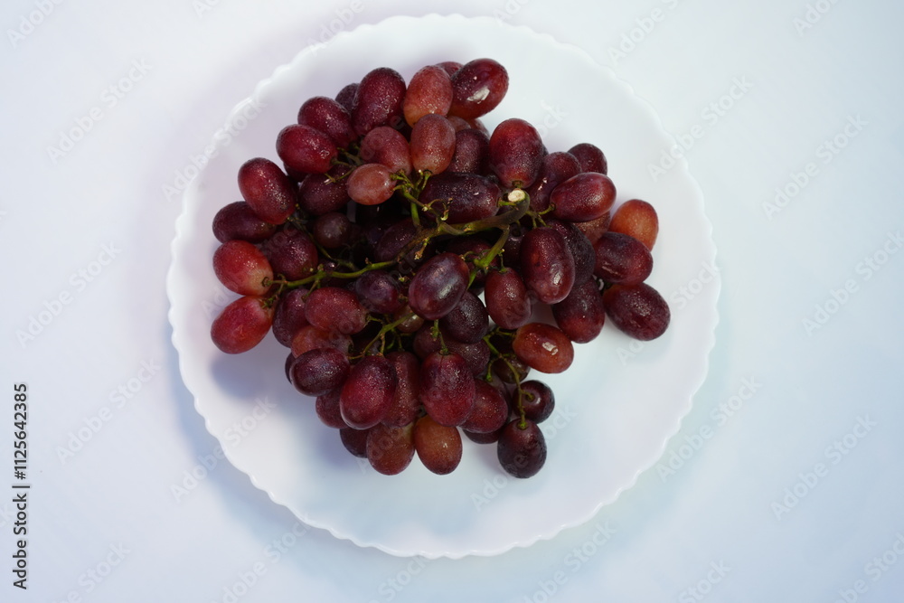 Ready-to-eat red seedless grapes Ready-to-eat red seedless grapes