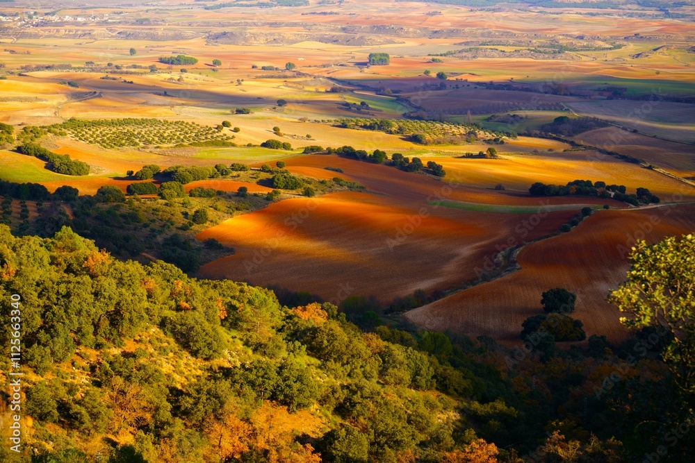 Campos de cultivo de la provincia de Cuenca , Huete , España. Campos de cultivo de la provincia de Cuenca , Huete , España.