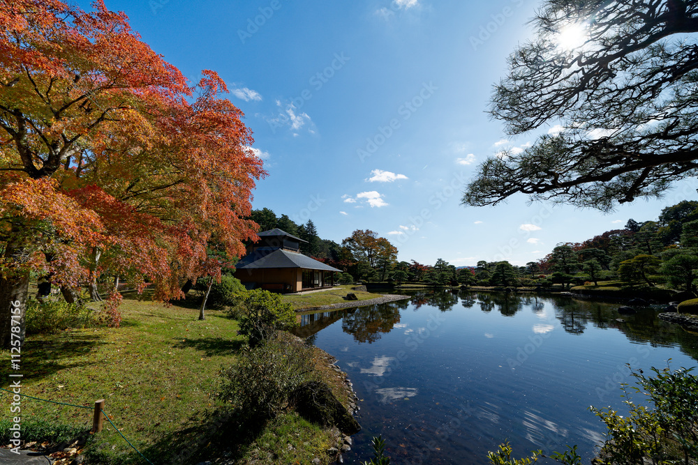紅葉が美しい翠楽苑の秋