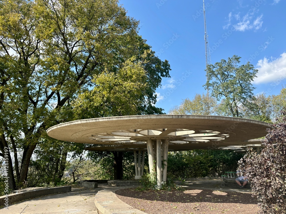 Circular pavilion with green trees in Bellevue Park, Cincinnati Circular pavilion with green trees in Bellevue Park, Cincinnati