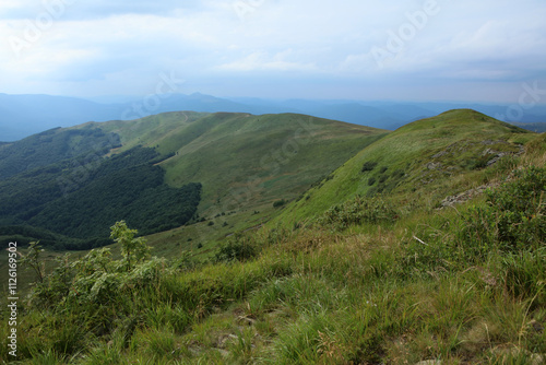 Obraz na płótnie Szeroki Wierch peak - view from Tarnica - the highest peak in Bieszczady mountain range, Poland w salonie
