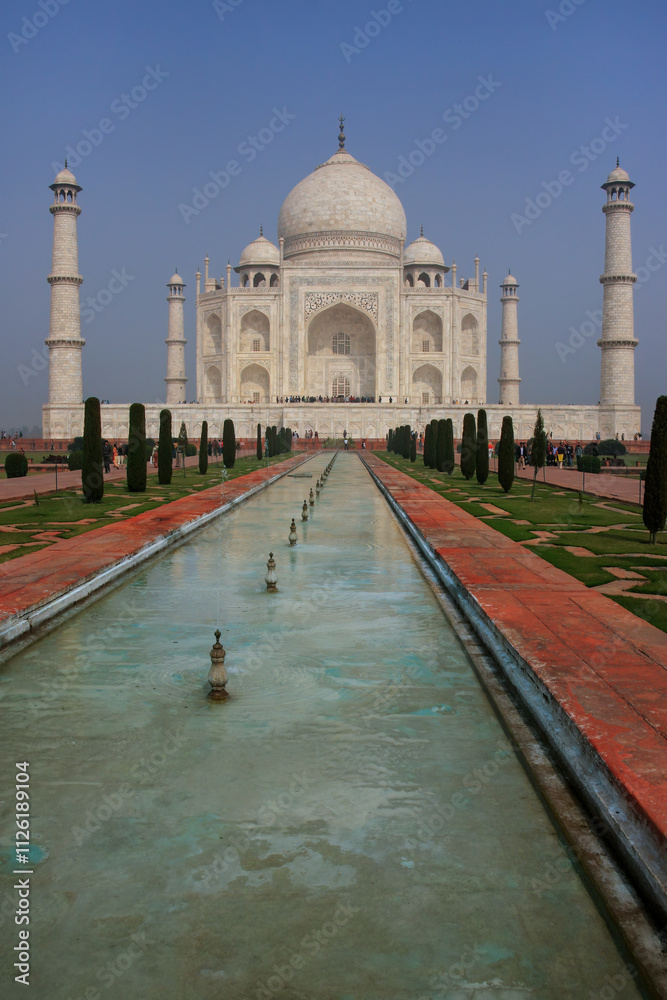 Naklejka premium Taj Mahal with reflecting pool in Agra, Uttar Pradesh, India