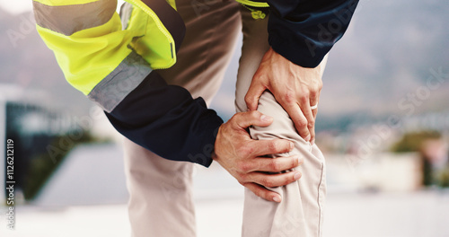 Quadro su tela Person, architect and hands with knee pain for injury, construction accident or emergency in city