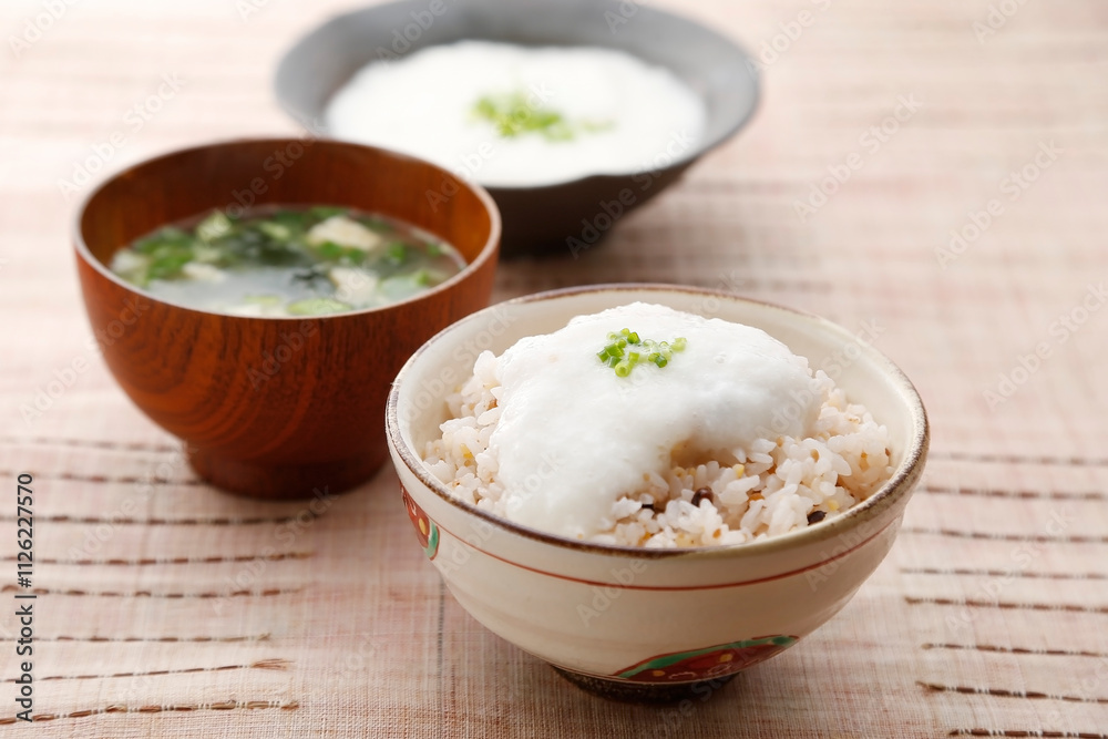 Image of five-grain rice and Nagaimo Yams Image of five-grain rice and Nagaimo Yams