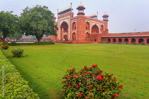Darwaza-i-Rauza (Great Gate) in Chowk-i Jilo Khana courtyard, Taj Mahal complex, Agra, India