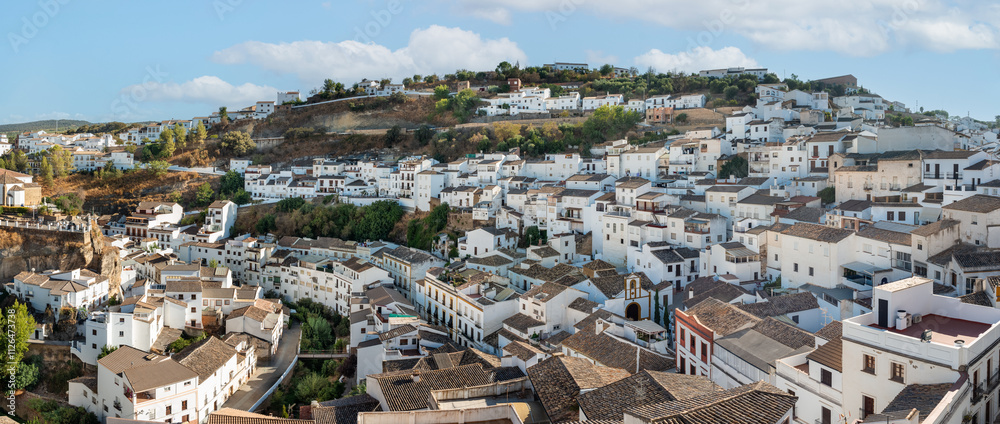 Obraz premium Panoramic view of Setenil de las Bodegas, Cadiz, Andalucia, Spain