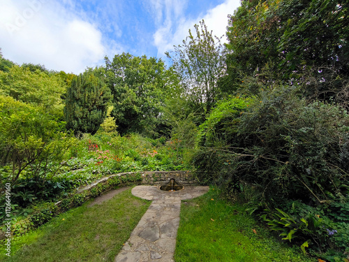 Obraz na płótnie Chalice well garden w salonie