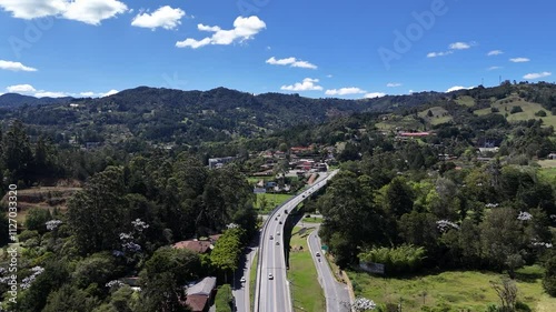 video aéreo realizado en el sector de Sajonia, Rionegro, Colombia; cerca al aeropuerto José María Cordova y al túnel de Oriente que comunica a Medellín con el terminal aéreo.
