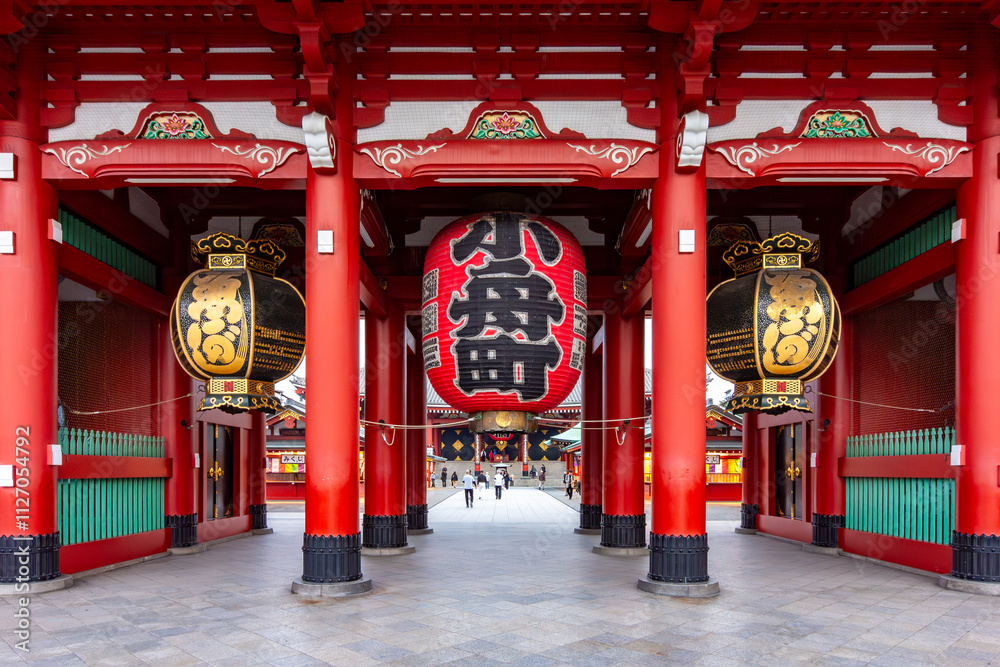 Hozomon gate of Senso-ji temple in Asakusa, Tokyo