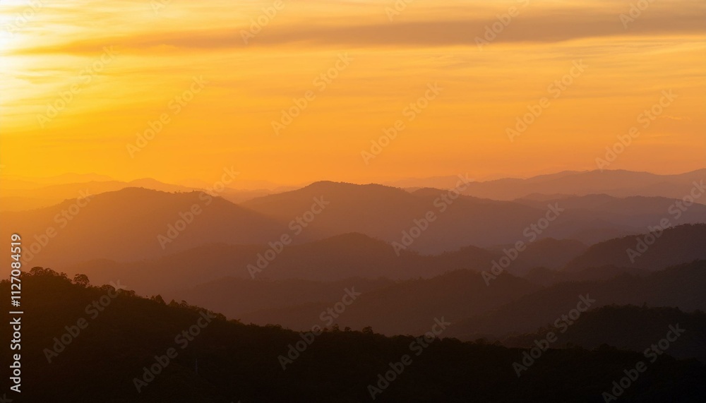 Naklejka premium 広大な土地の夕焼けの風景