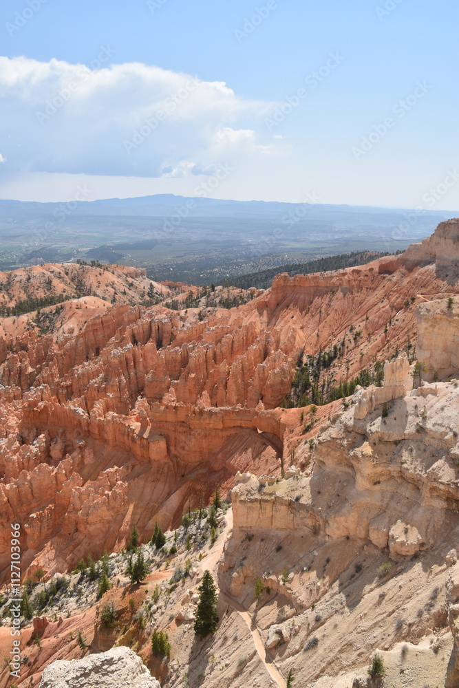 The amazing red hoodos and orange rock formations of Bryce Canyon National Park in Utah The amazing red hoodos and orange rock formations of Bryce Canyon National Park in Utah