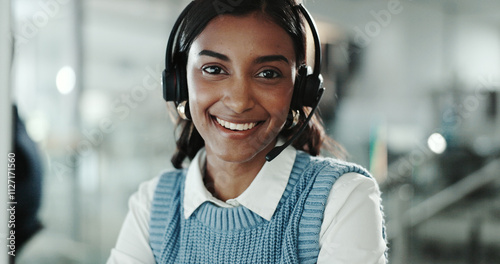 Foto Woman, portrait and happy in call center for telemarketing, customer service or pride for career