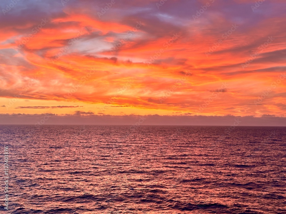 Obraz premium sunset over the sea