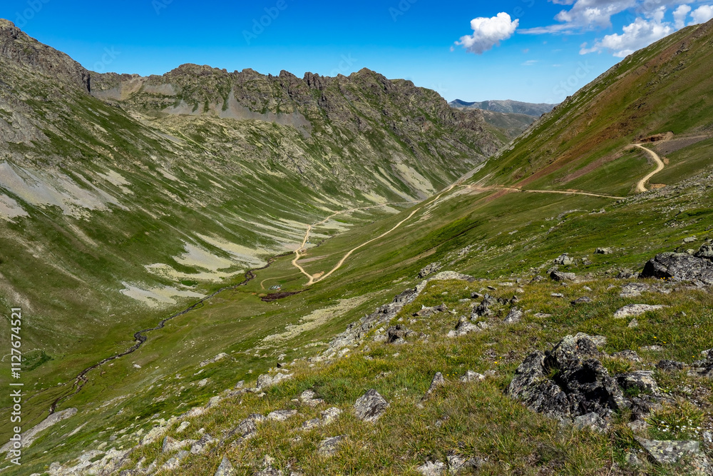 Fototapeta premium The Black Sea plateaus offer stunning views with their high mountain meadows. It contains undiscovered destinations for campers. Çaykara, Trabzon