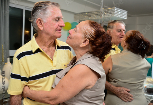 couple looking at each other, couple at home, portrait of couple, elderly couple, couple at home, senior couple, diverse couples, looking at yourself, straight couple