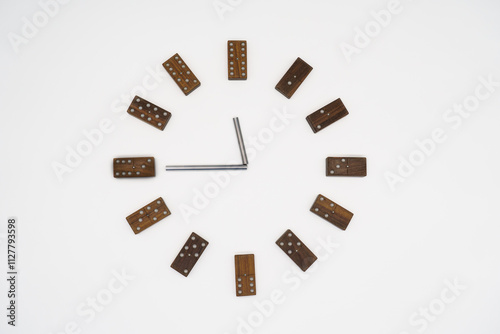 Clock done with dominoes, reloj hecho con dominos photo