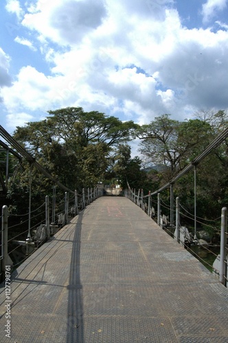 Encontramos muchas vias de comunicacion en Barinas desde caminos de tierra hasta modernas autopistas,que son utilizadas para el comercio y el turismo. photo