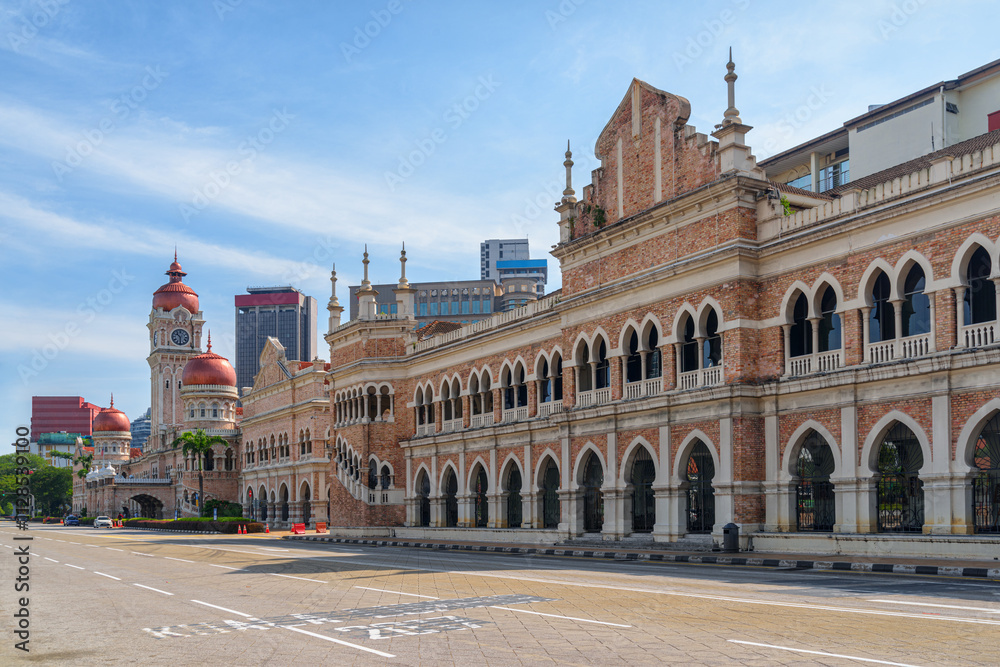 Obraz premium The Sultan Abdul Samad Building and Jalan Raja, Kuala Lumpur