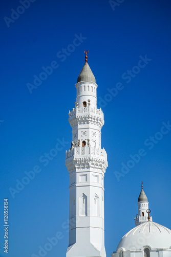 Принти на полотні Majestic Minaret of Quba Mosque under a Vivid Blue Sky