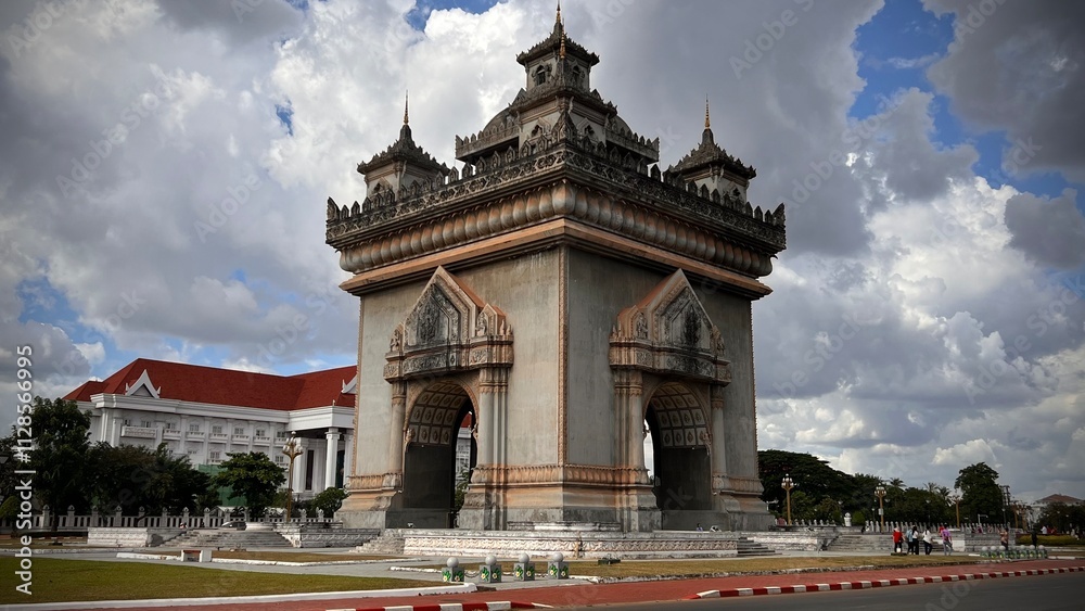 Naklejka premium Patuxai victory gate of Triumph, formerly the Anosavari Monument.