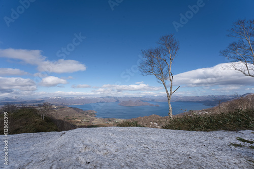 北海道の洞爺湖を一望できるサイロ展望台からの風景写真