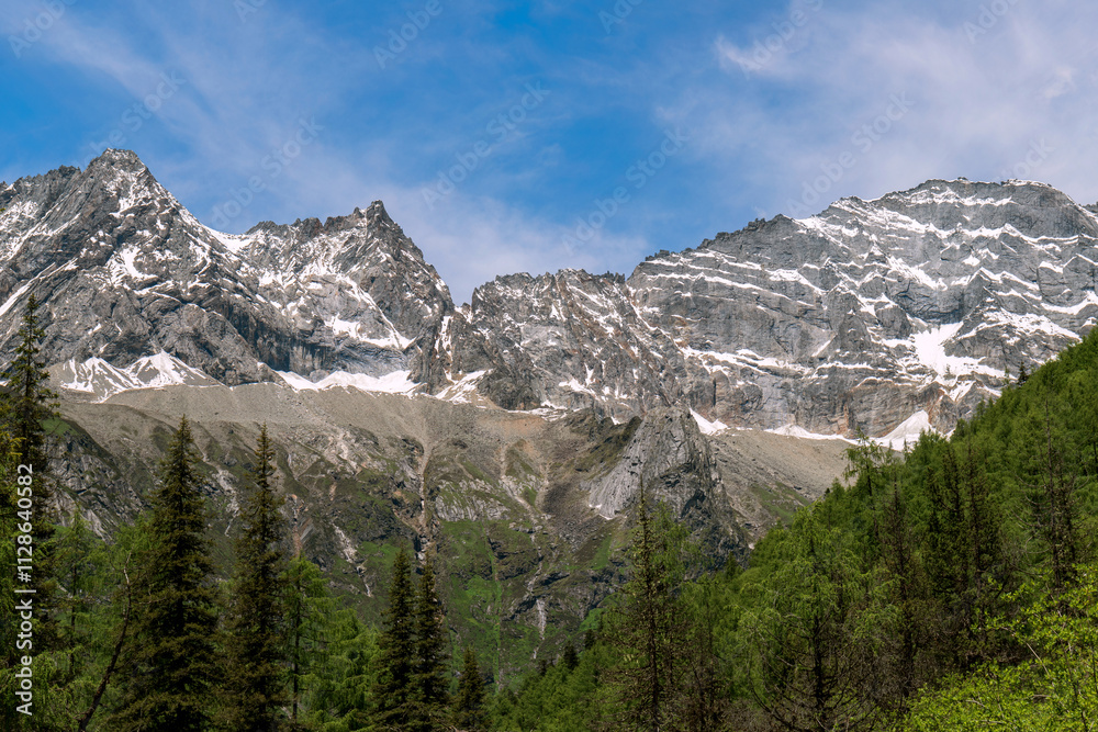 Snow view of Siguniang Mountain, Shuangqiao Valley, Aba, Sichuan Province, China