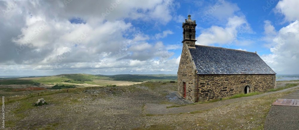 La chapelle Saint-Michel de Brasparts en 2024 dans les monts d'Arrée en Bretagne Cornouaille Finistère France