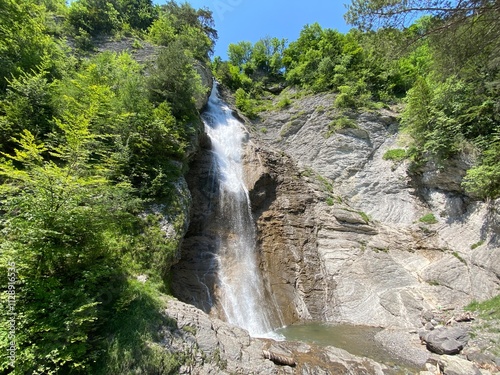 Dundelbachfall I or upper waterfall on the Dundelbach stream - Canton of Obwalden, Switzerland (Dundelbachfall 1 oder der obere Wasserfall am Dundelbach - Kanton Obwald, Schweiz) photo