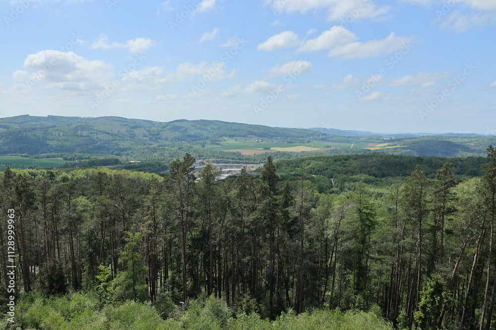 Blick auf die Frühlingshafte Naturlandschaft der Stadt Balve im Sauerland Blick auf die Frühlingshafte Naturlandschaft der Stadt Balve im Sauerland