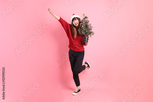 20s woman in red T-shirt