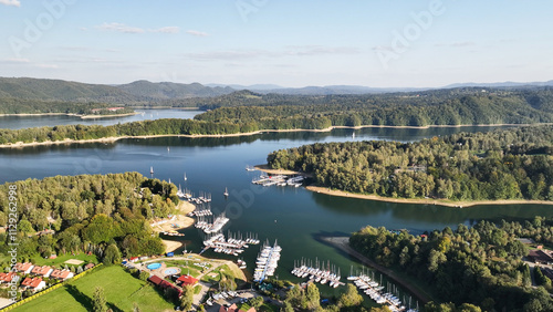 Foto View from the drone of Polańczyk, Lake Solina and the Bieszczady Mountains