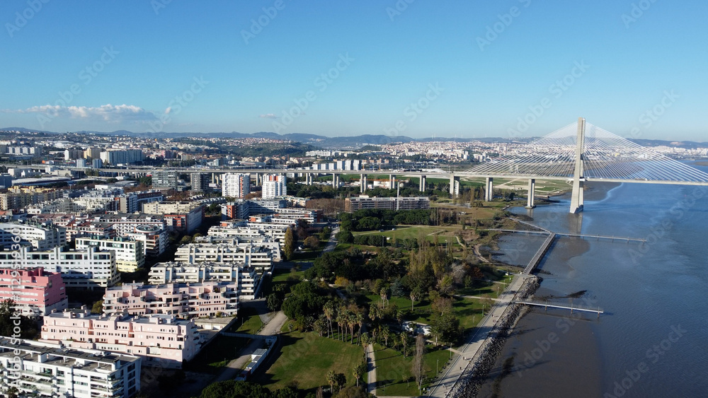 Obraz premium ponte vasco da gama rio tejo lisboa