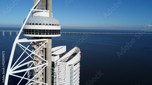 parque das nações torre arranha ceus rio tejo photo