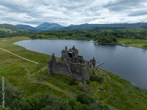 Obraz na płótnie Kilchurn Castle - Scotland w salonie