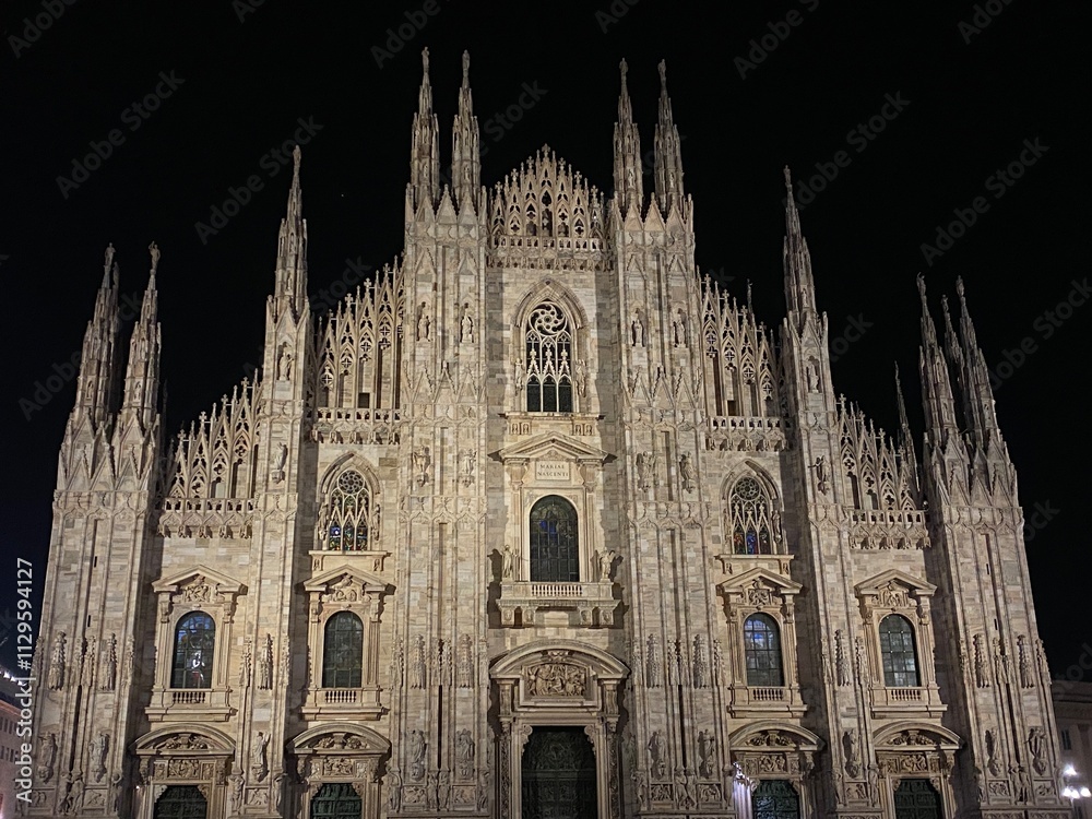 Fototapeta premium Milan Cathedral at night. Duomo di Milano. Milan, Italy. 