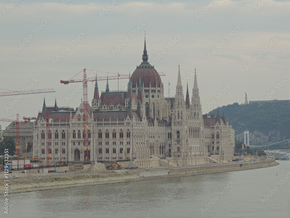 Obraz premium Hungarian parliament building - Budapest - Hungary