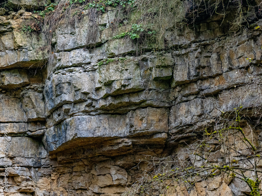 Gesteinsschichten im Muschelkalk Gesteinsschichten im Muschelkalk